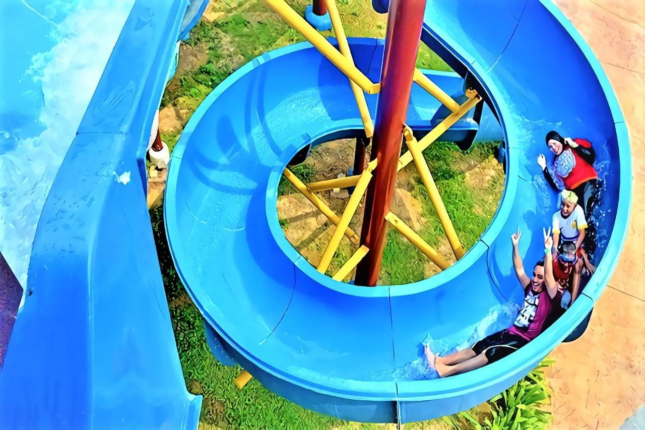 Paragon Water Themepark Suites Melaka By Ggm Esterno foto