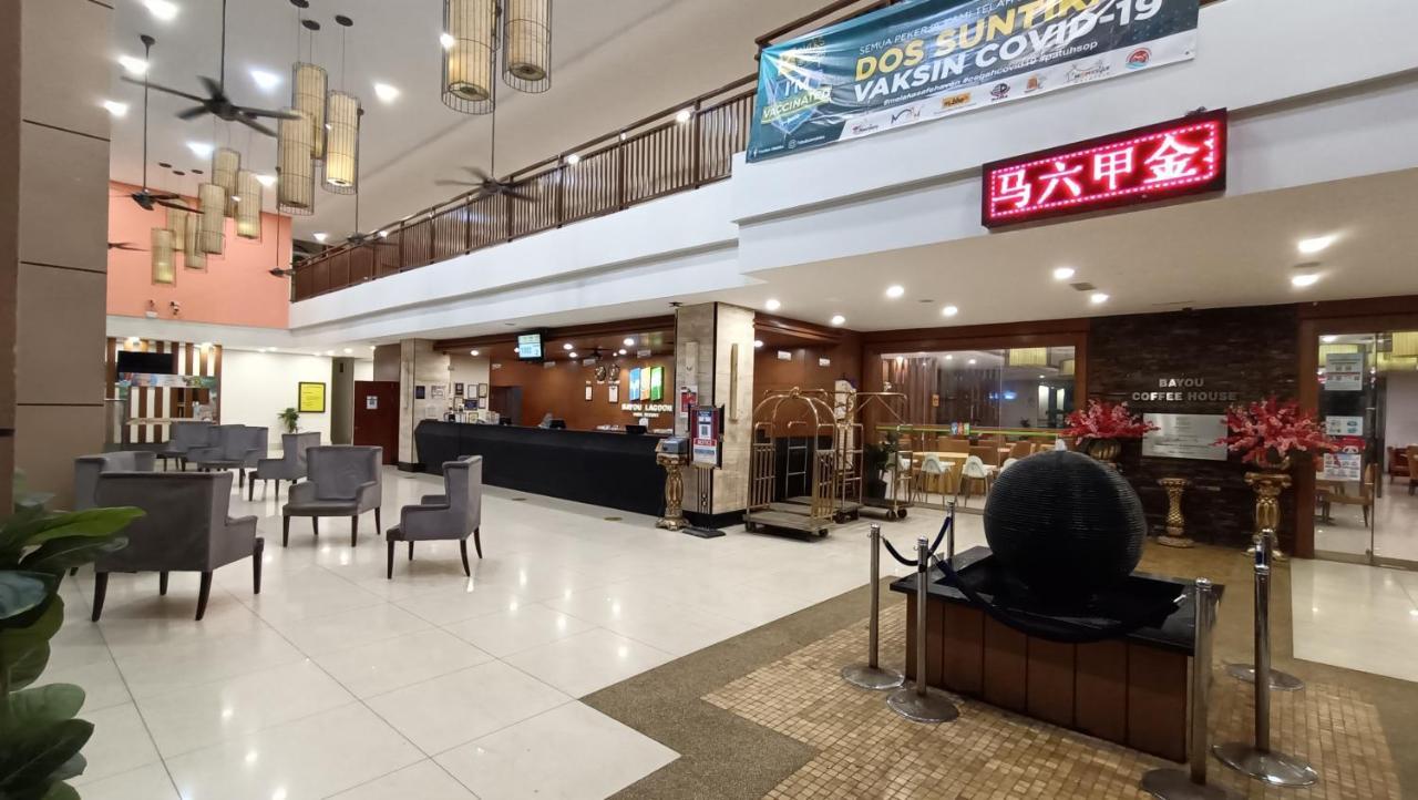 Paragon Water Themepark Suites Melaka By Ggm Esterno foto